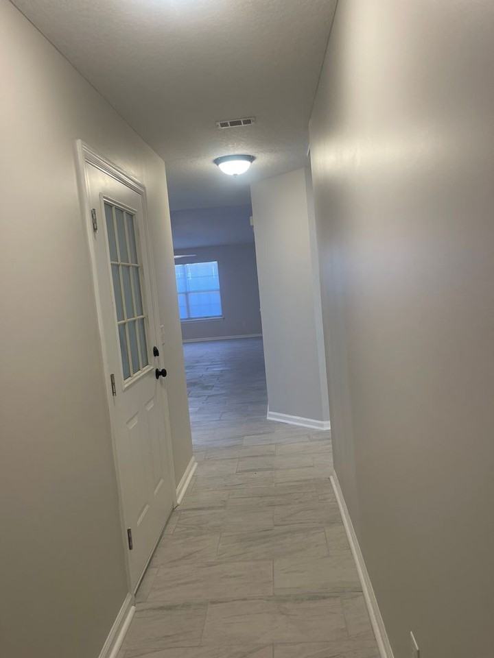 123 Leeswood Cir - Photo 2 of 12