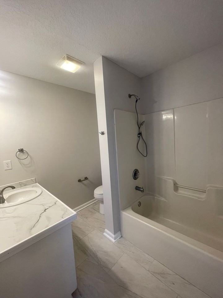 123 Leeswood Cir - Photo 6 of 12