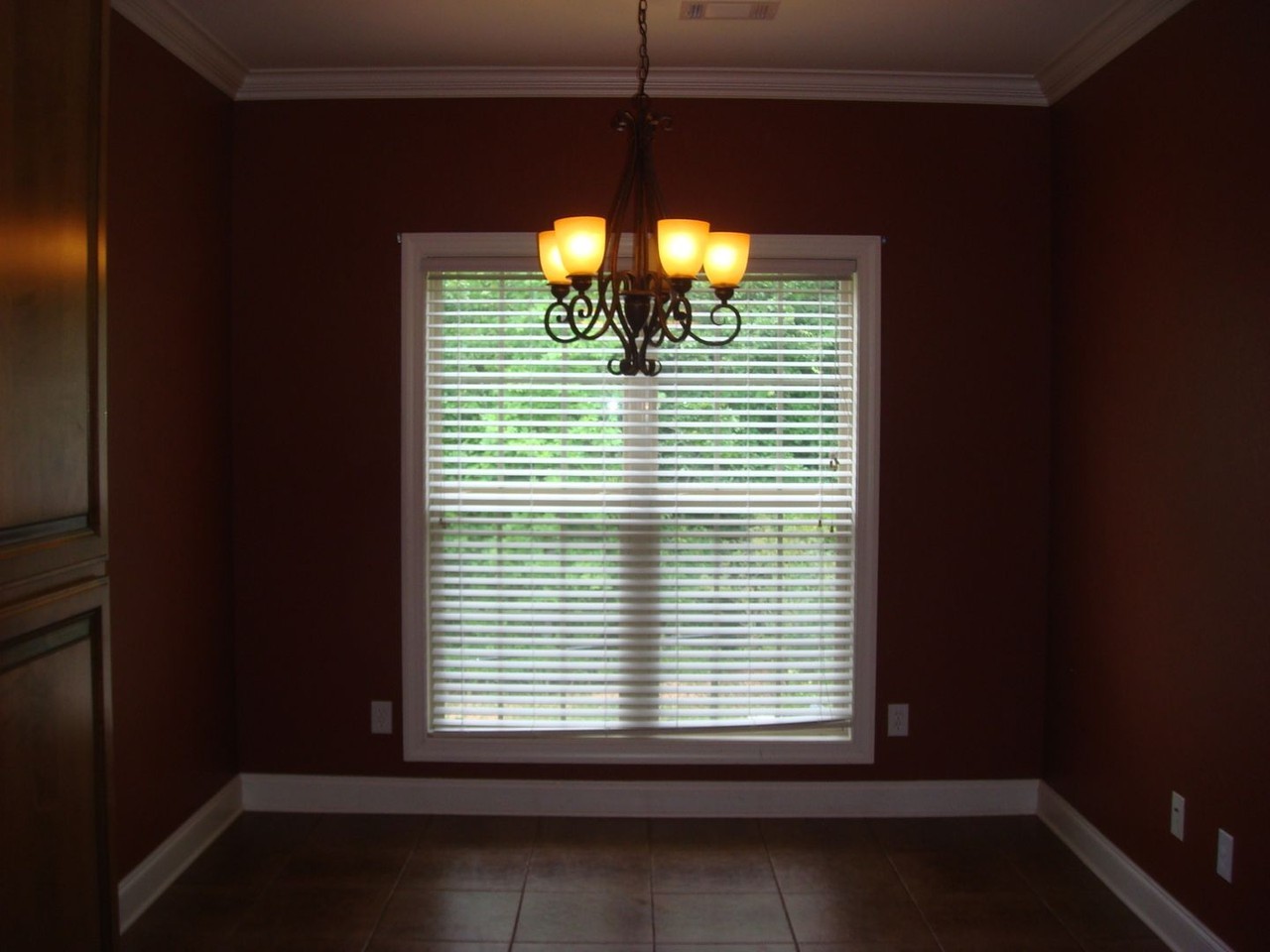 1202 Lizlin St - Photo 2 of 6