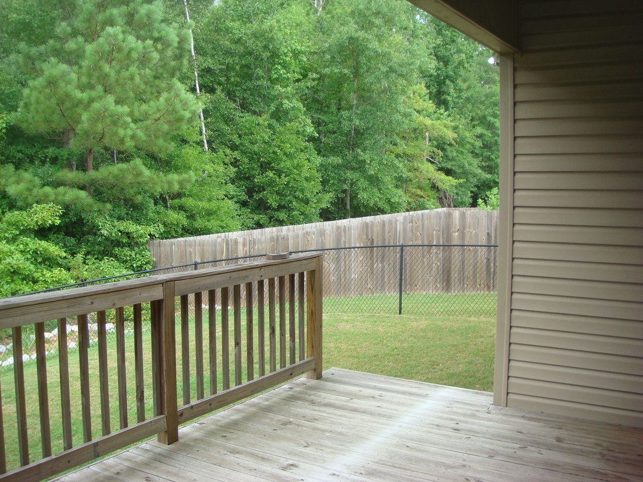 1202 Lizlin St - Photo 3 of 6