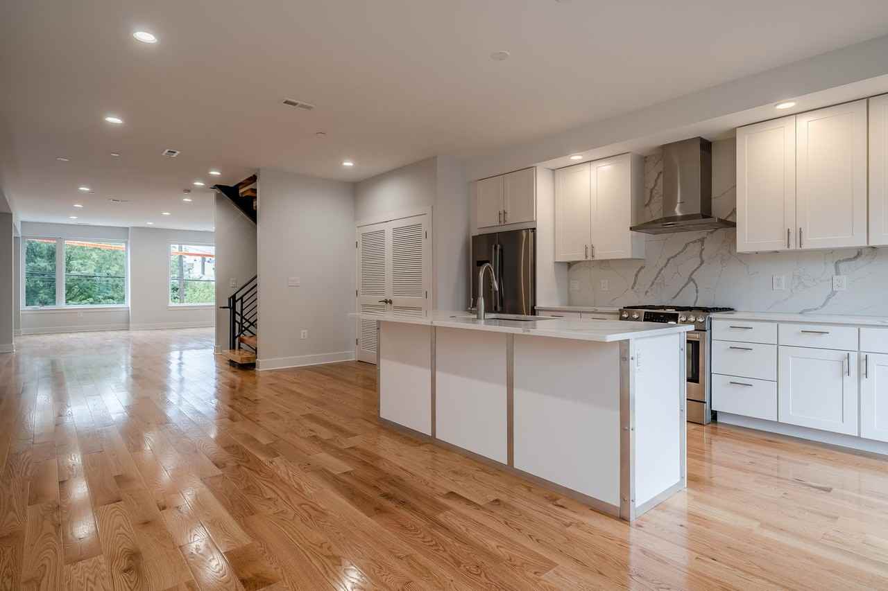 237 Tasker St - Photo 3 of 31