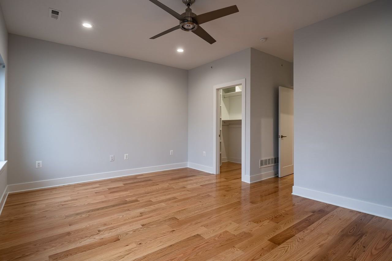 237 Tasker St - Photo 5 of 31