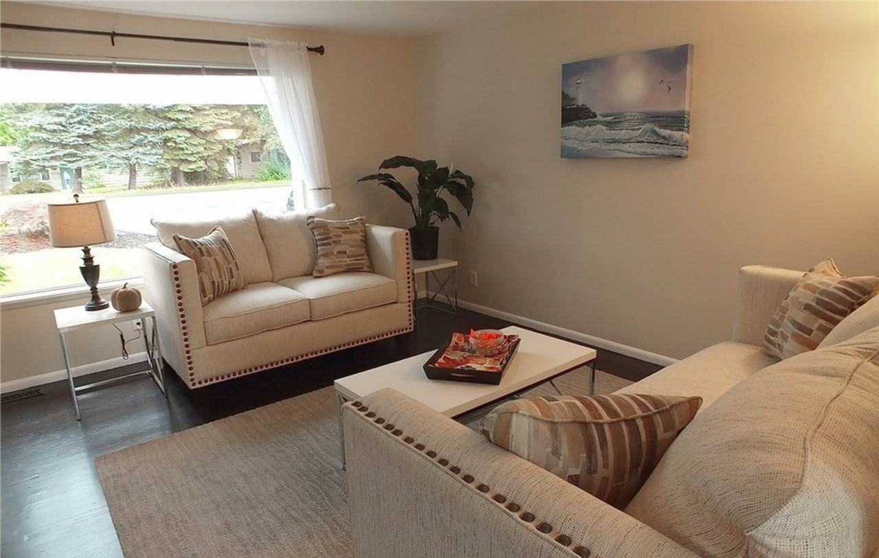 565 Hoquiam Ave Ne - Photo 3 of 18