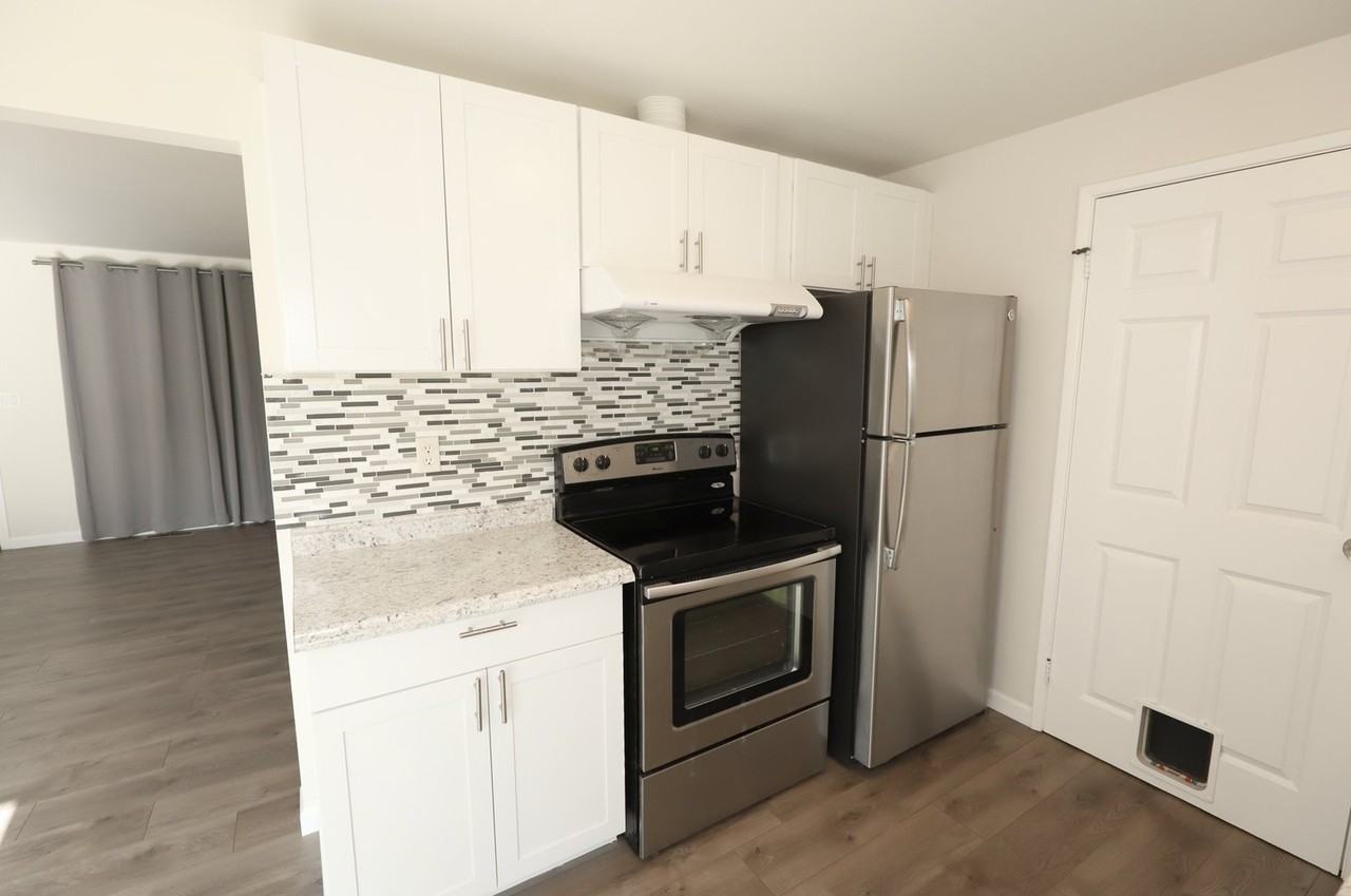 565 Hoquiam Ave Ne - Photo 5 of 18