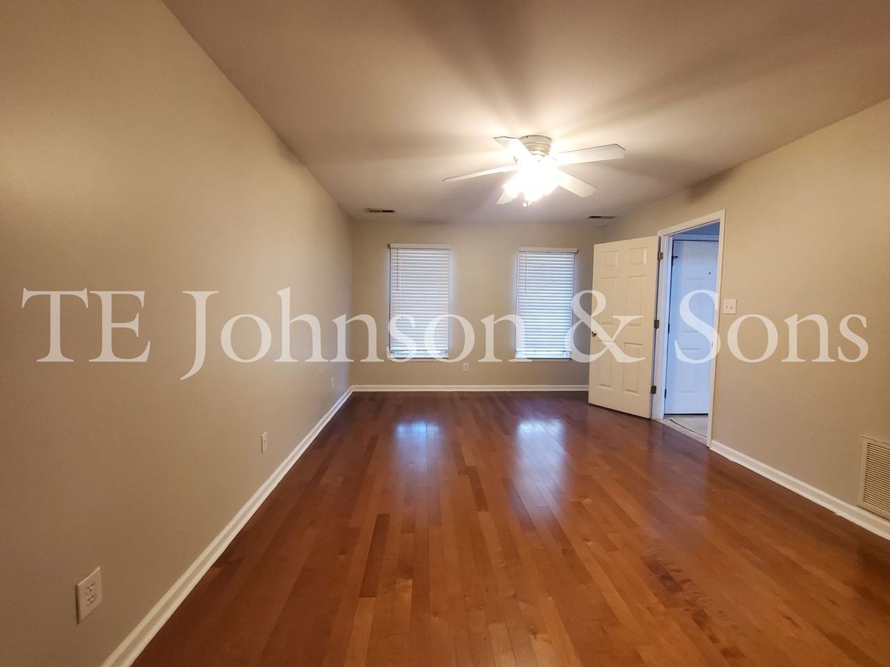 4826 Tiffany Ave - Photo 7 of 16