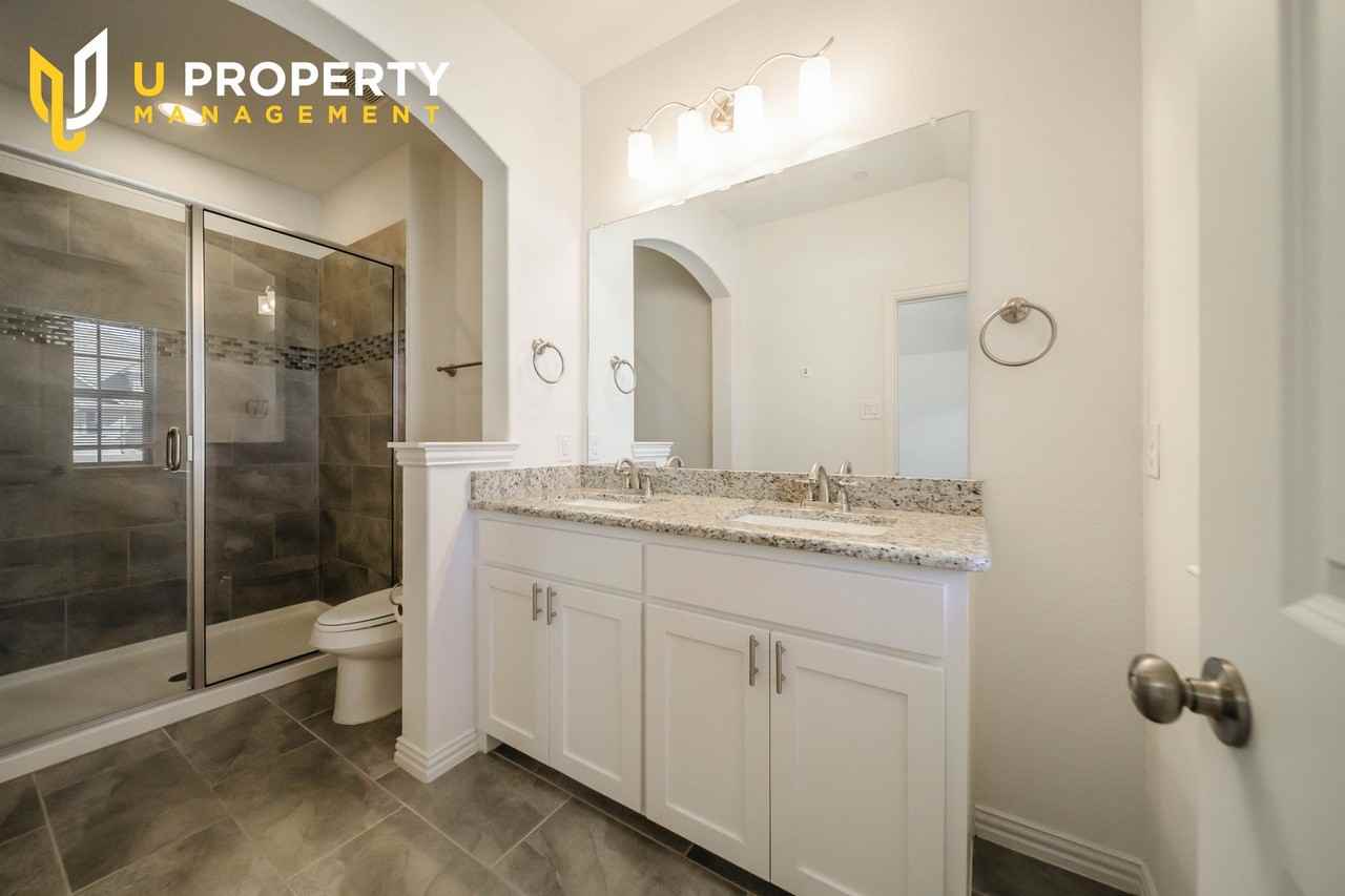 2320 Cortellia St - Photo 4 of 23