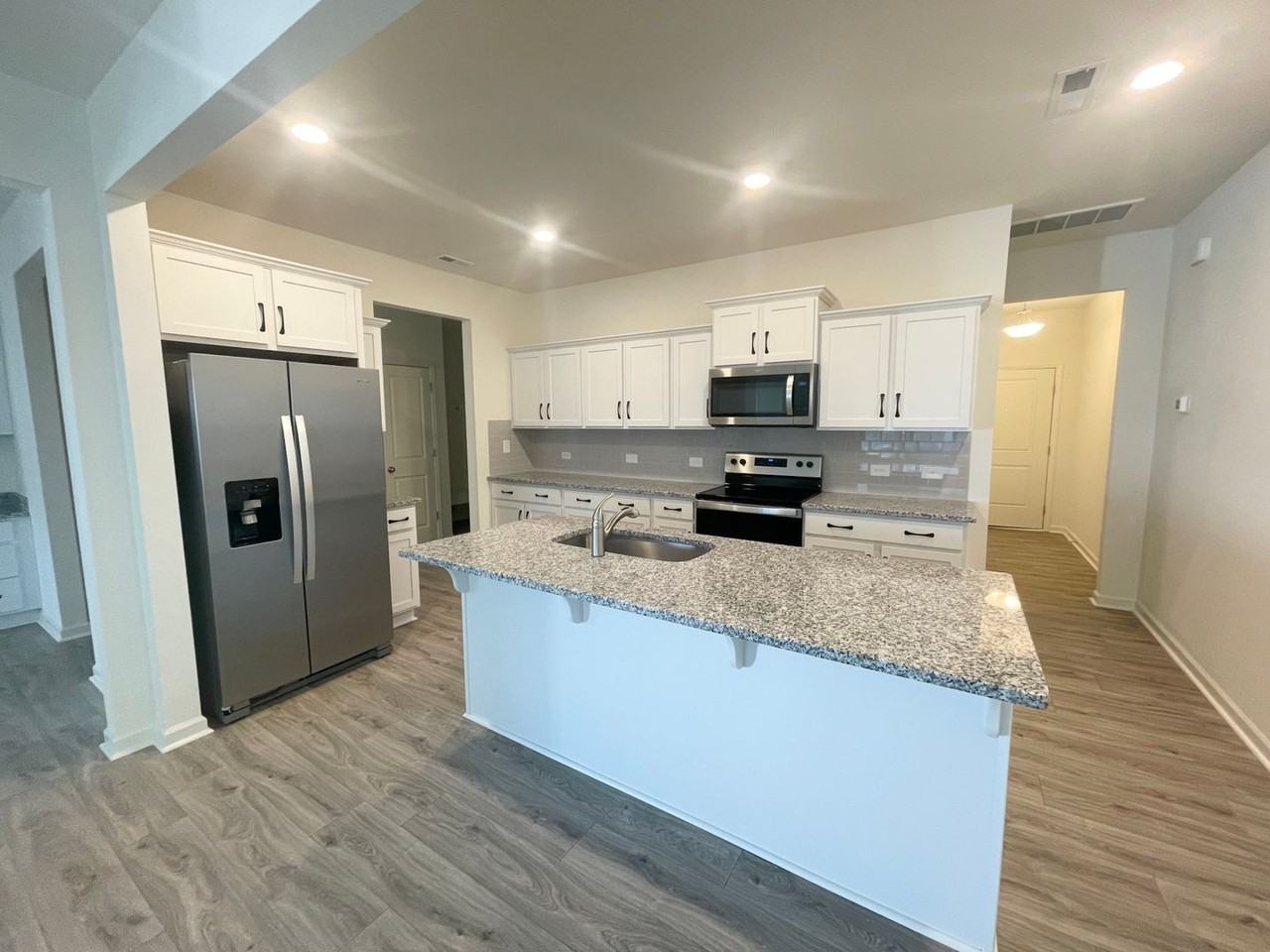 106 Lorcan Ln - Photo 3 of 19