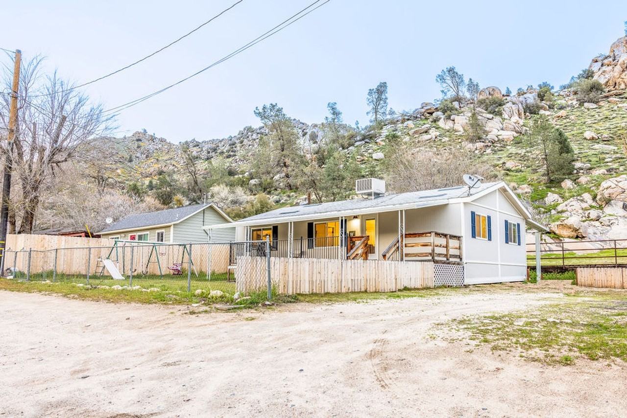 11940 Sierra Way - Photo 3 of 31