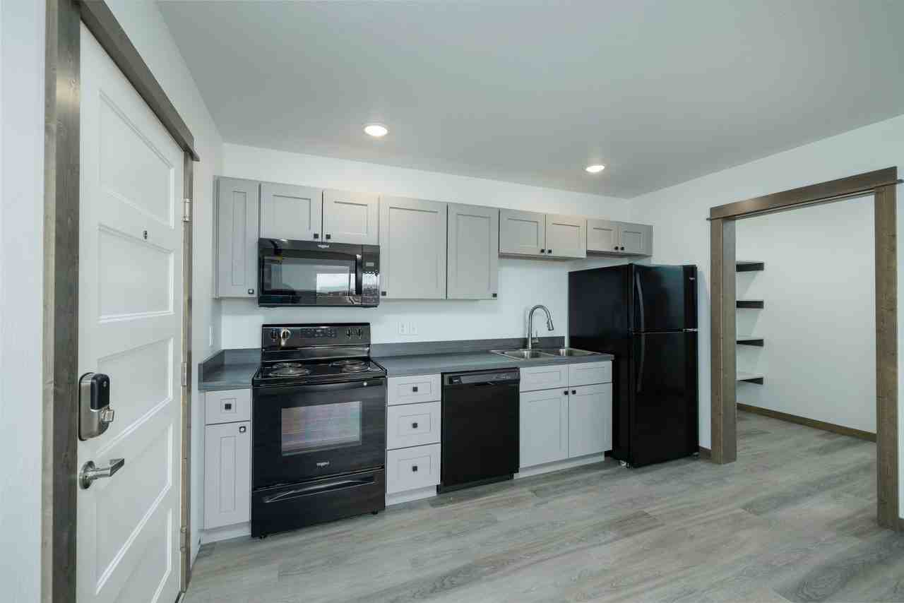 1906 Cruiser Lane - Photo 2 of 9