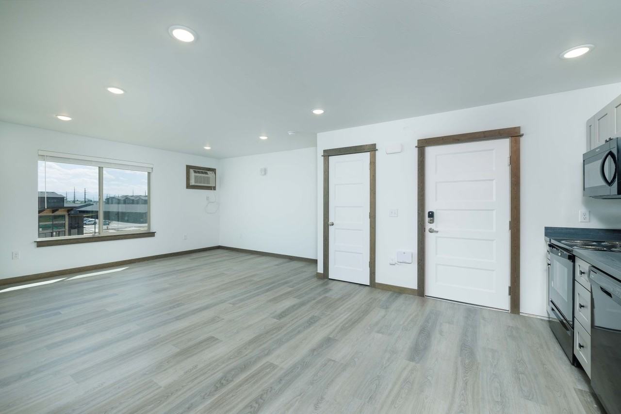 1906 Cruiser Lane - Photo 3 of 9