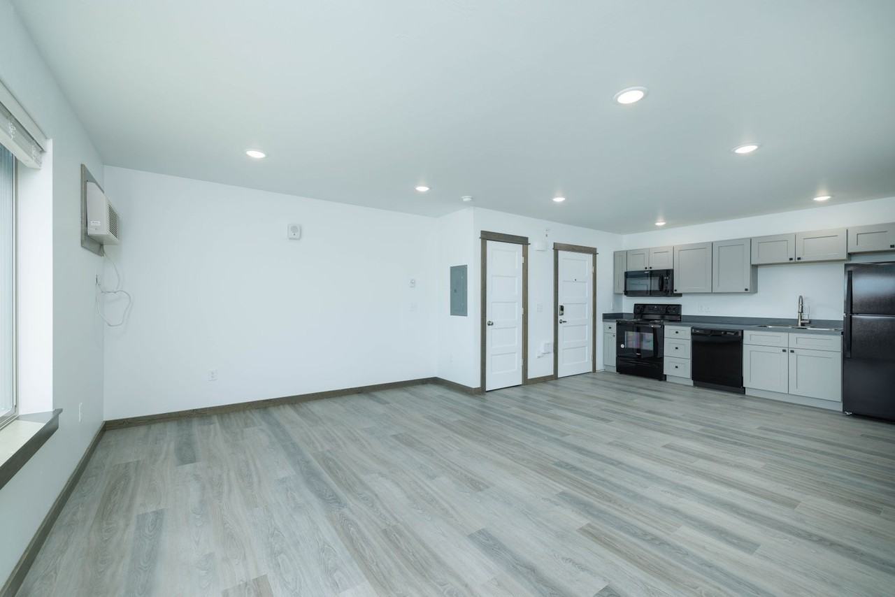 1906 Cruiser Lane - Photo 5 of 9