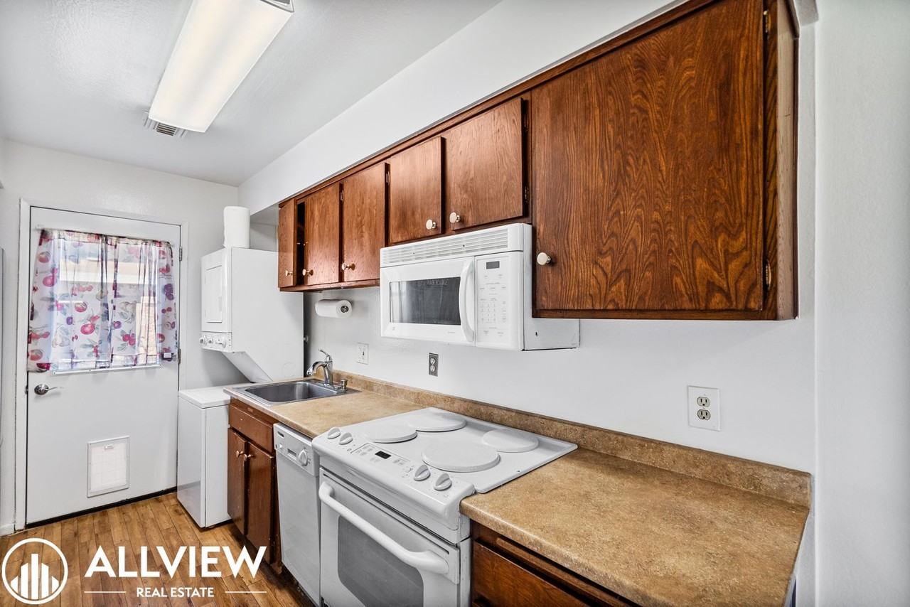 19856 Inverness Ln - Photo 2 of 25