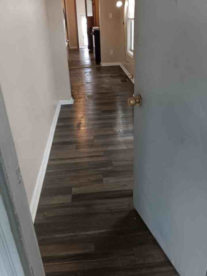 1120 Franklin St - Photo 2 of 5