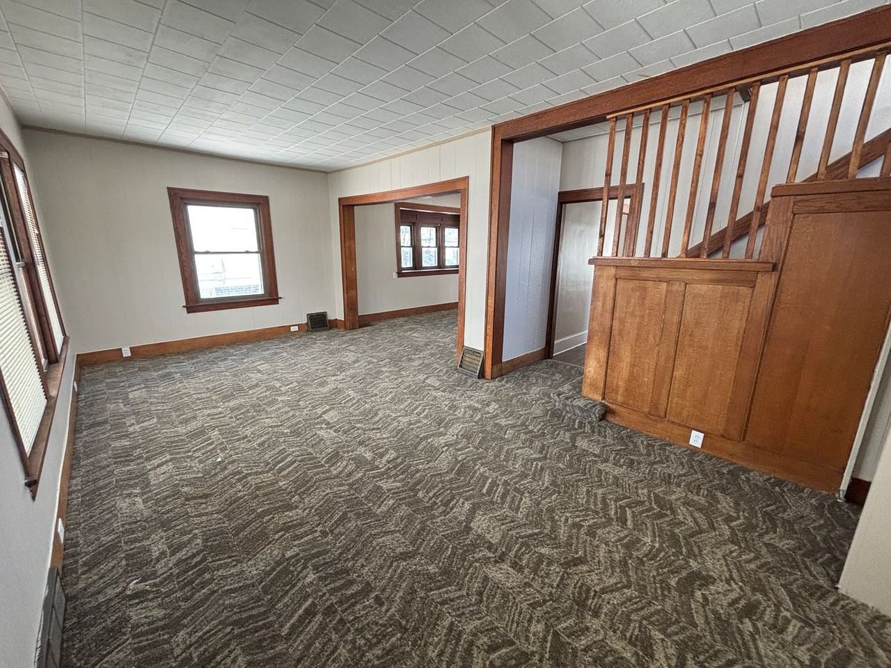 1410 Wilson Ave - Photo 3 of 35