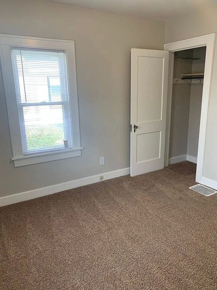 538 S 27th St - Photo 2 of 15