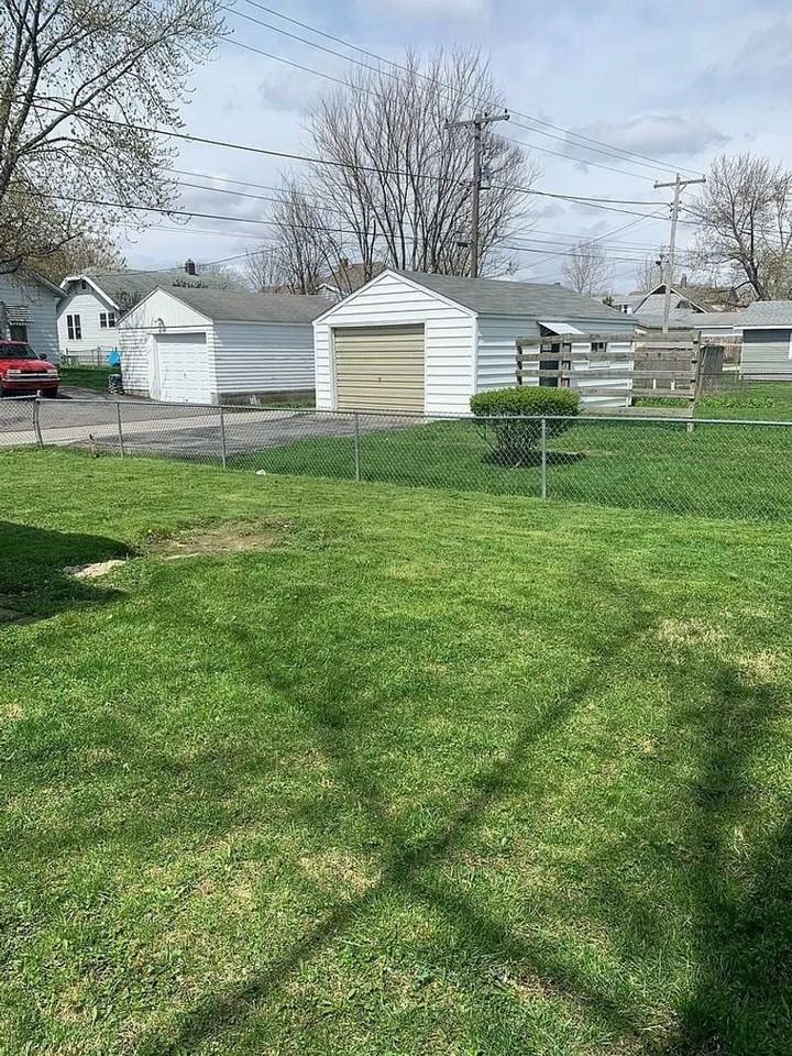 538 S 27th St - Photo 3 of 15