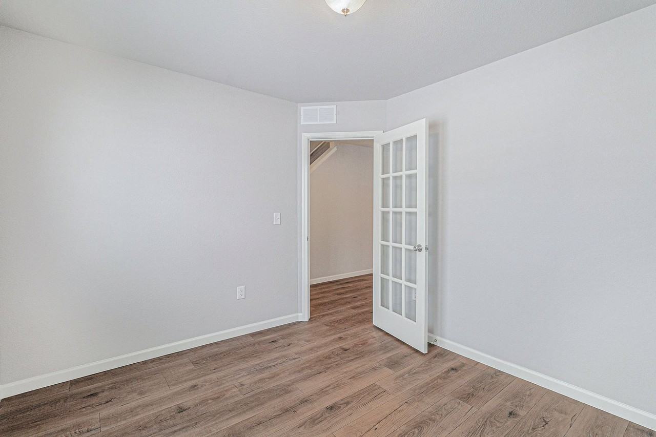 2220 Macatawa Ln - Photo 7 of 19