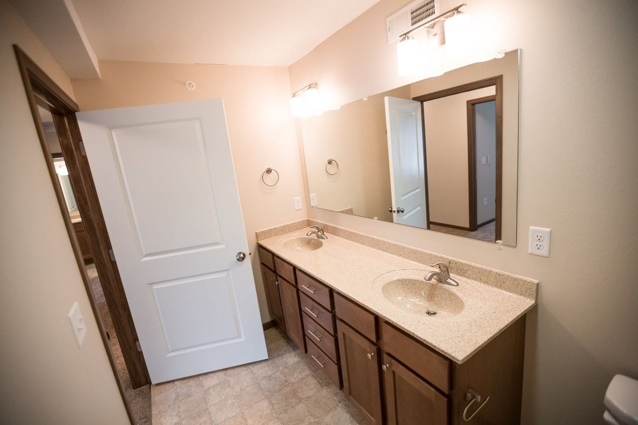 Hickory Hill Residences - Photo 6 of 7