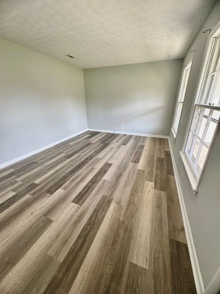 275 Sharon Ln - Photo 2 of 11