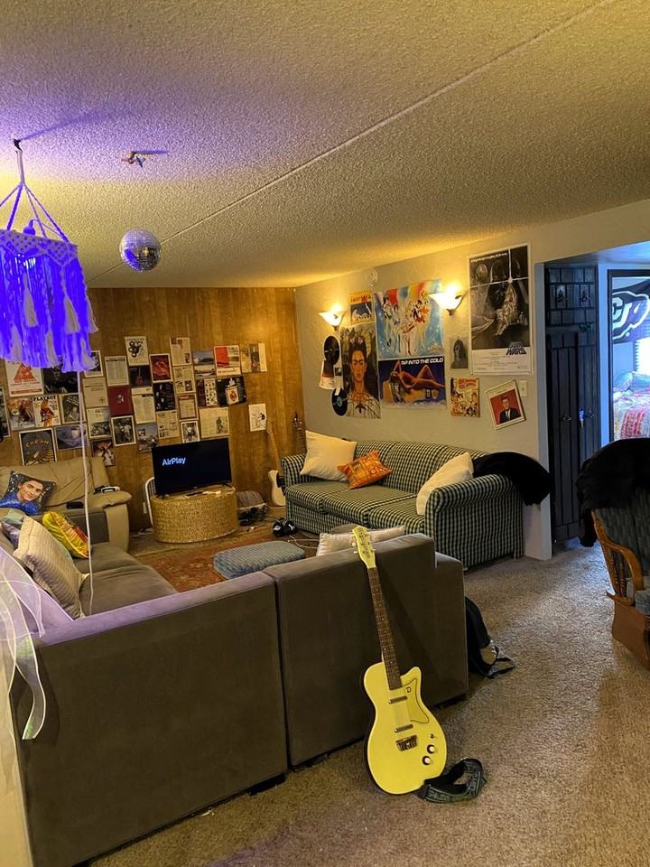 805 29th St #201 - Photo 3 of 16