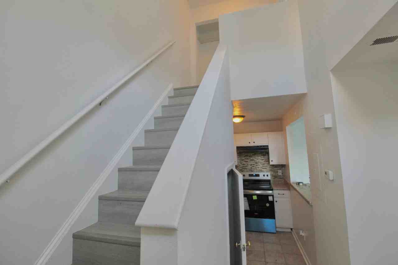 1380 Bradley Dr - Photo 6 of 9