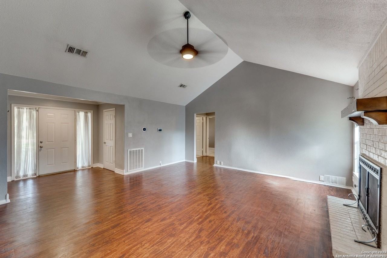 2710 Burning Ridge St - Photo 3 of 19