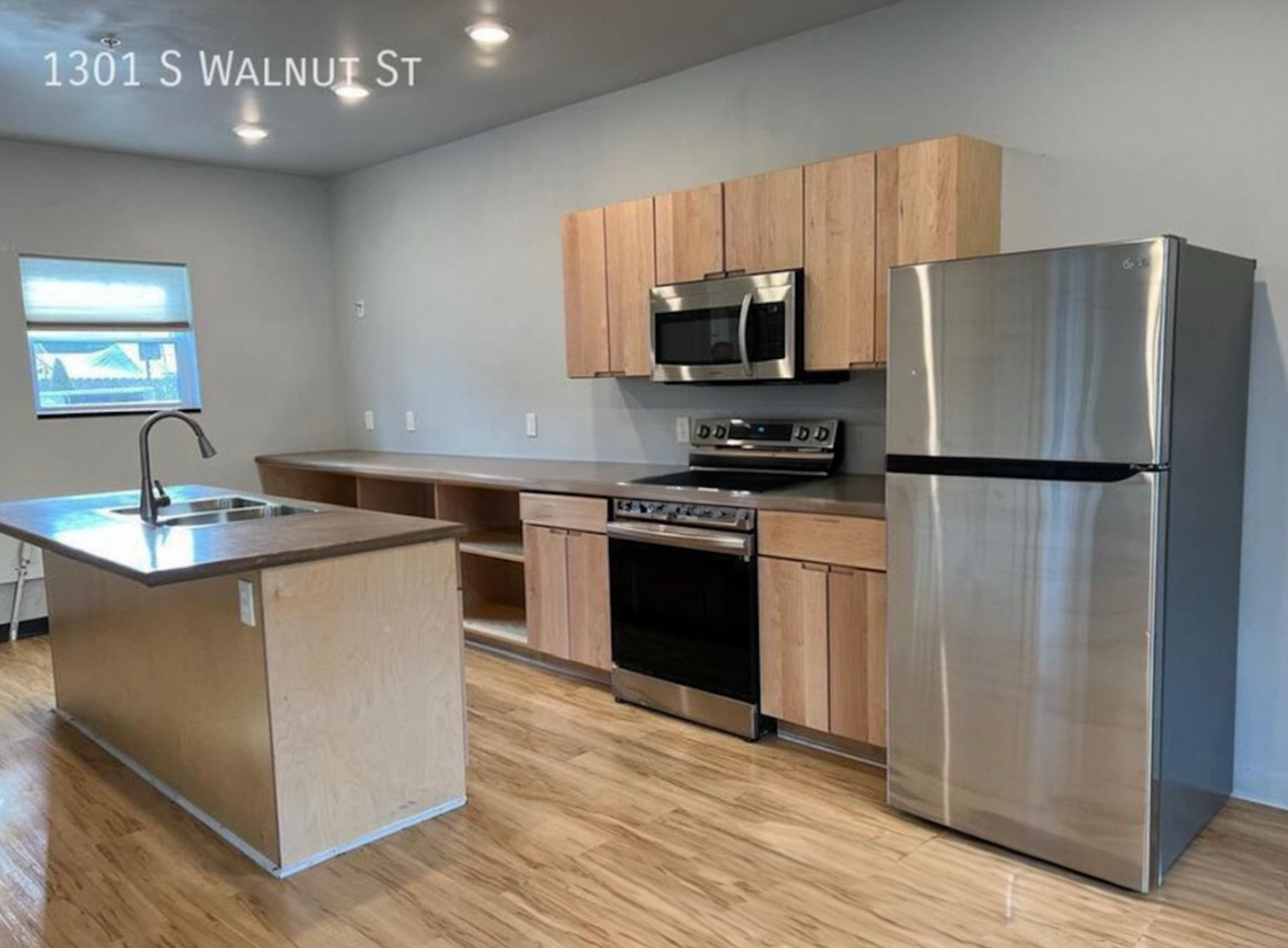 1301 S Walnut St - Photo 3 of 11