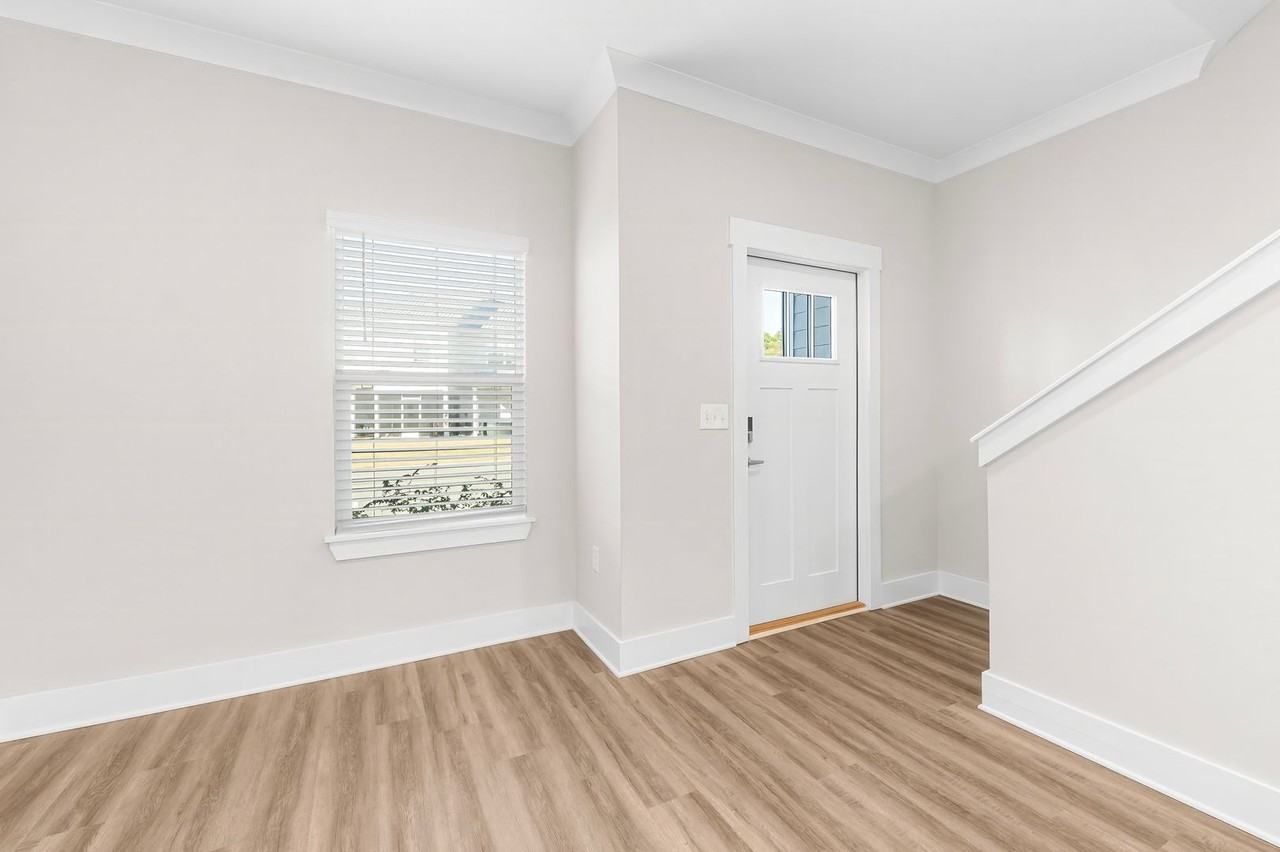 122 Date Palm Ln - Photo 3 of 32