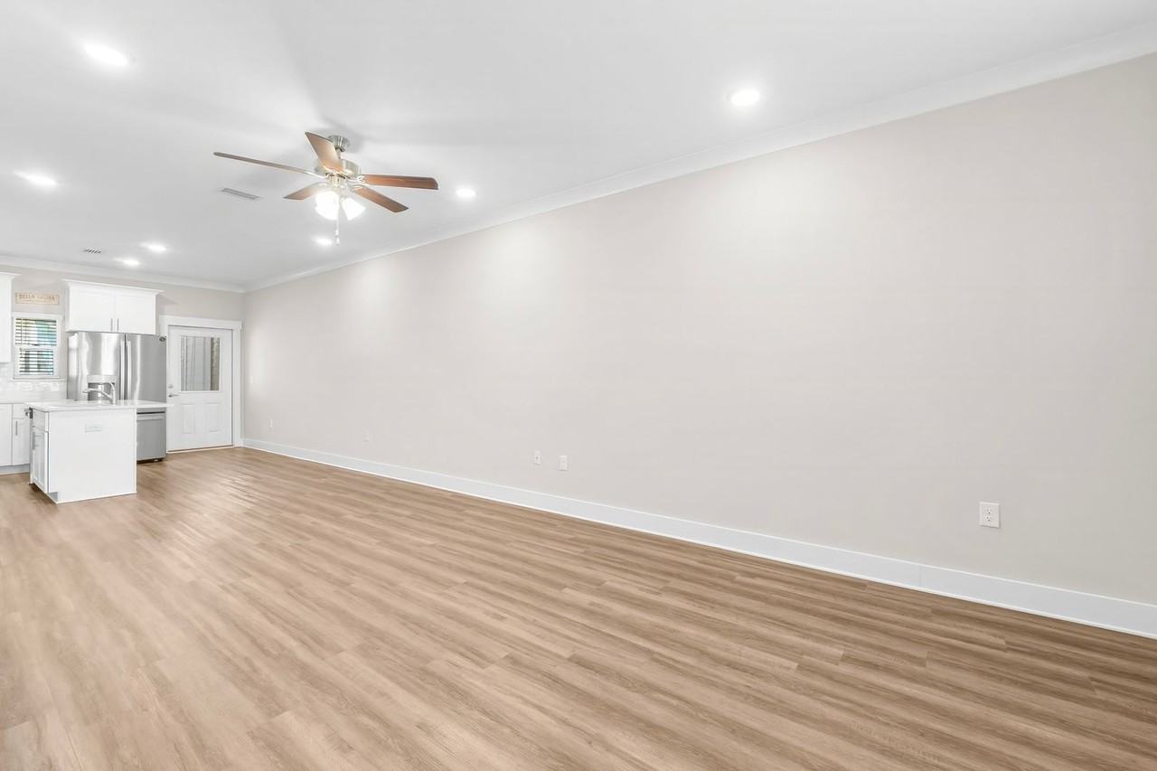 122 Date Palm Ln - Photo 4 of 32