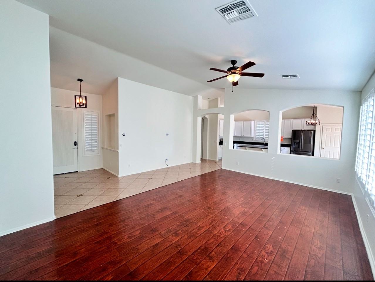 15611 W Shangri La Rd - Photo 2 of 11