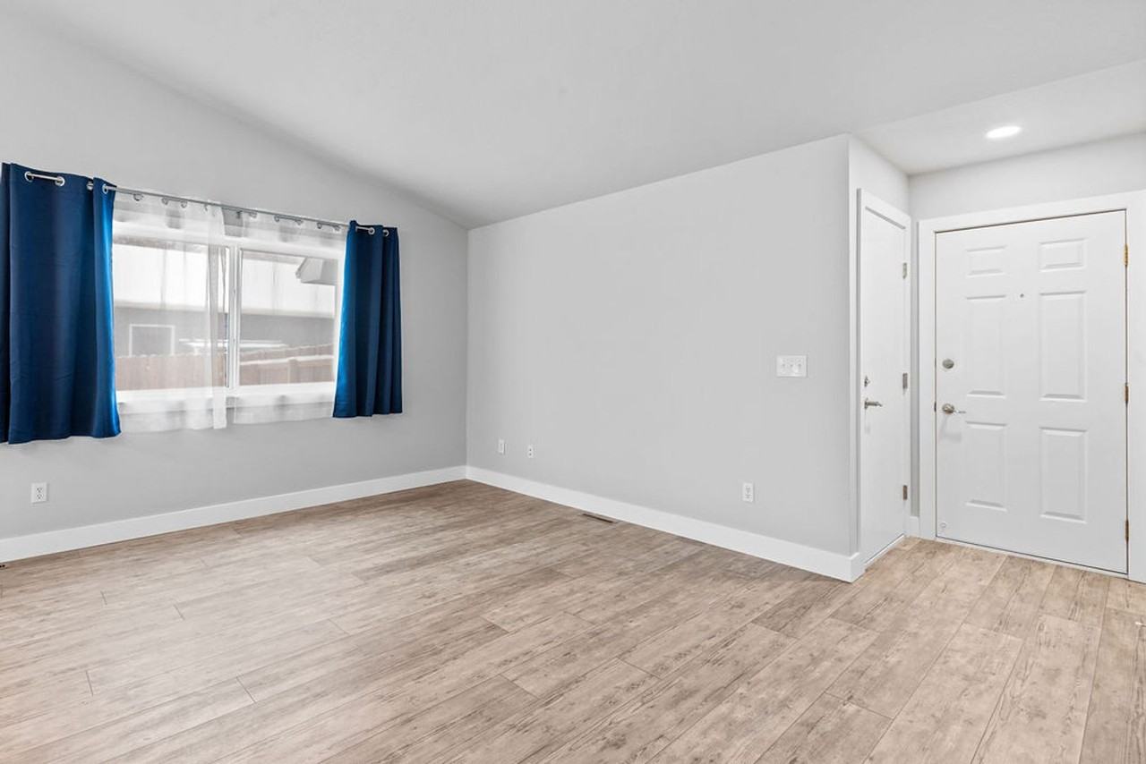 1613 Barnwood Dr - Photo 2 of 25