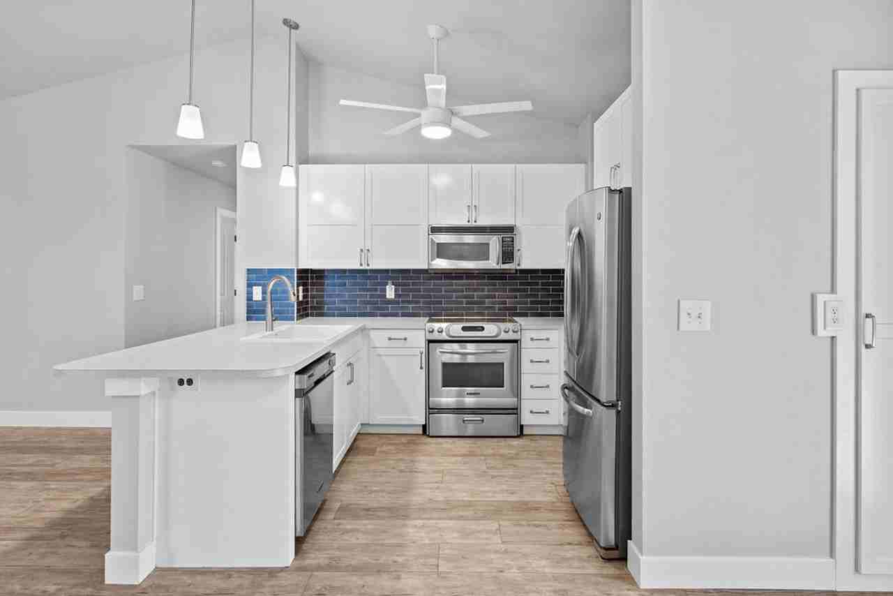 1613 Barnwood Dr - Photo 5 of 25