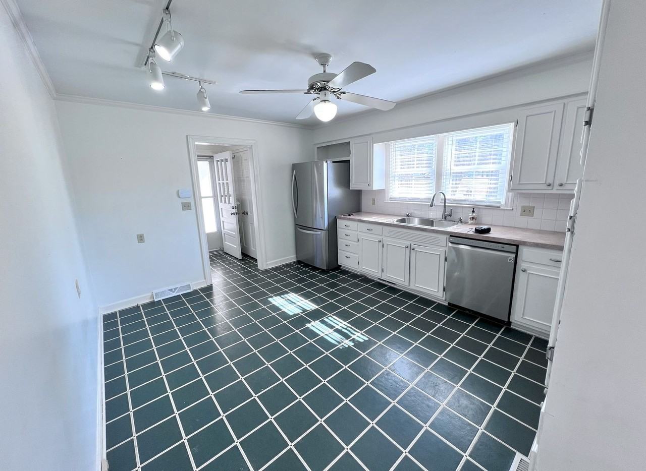 218 Redland Rd - Photo 3 of 22