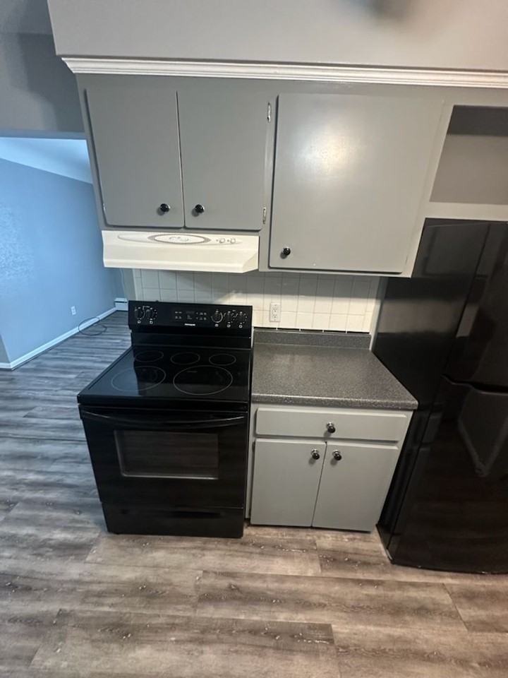 16944 E 11 Mile Rd - Photo 3 of 11