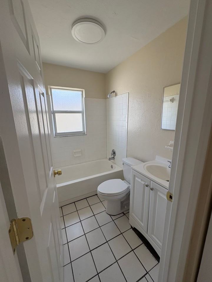 3 3 Bedroom - Mango Avenue - Photo 5 of 6