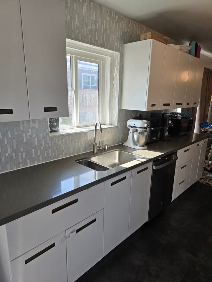 947 Hanover St - Photo 6 of 19