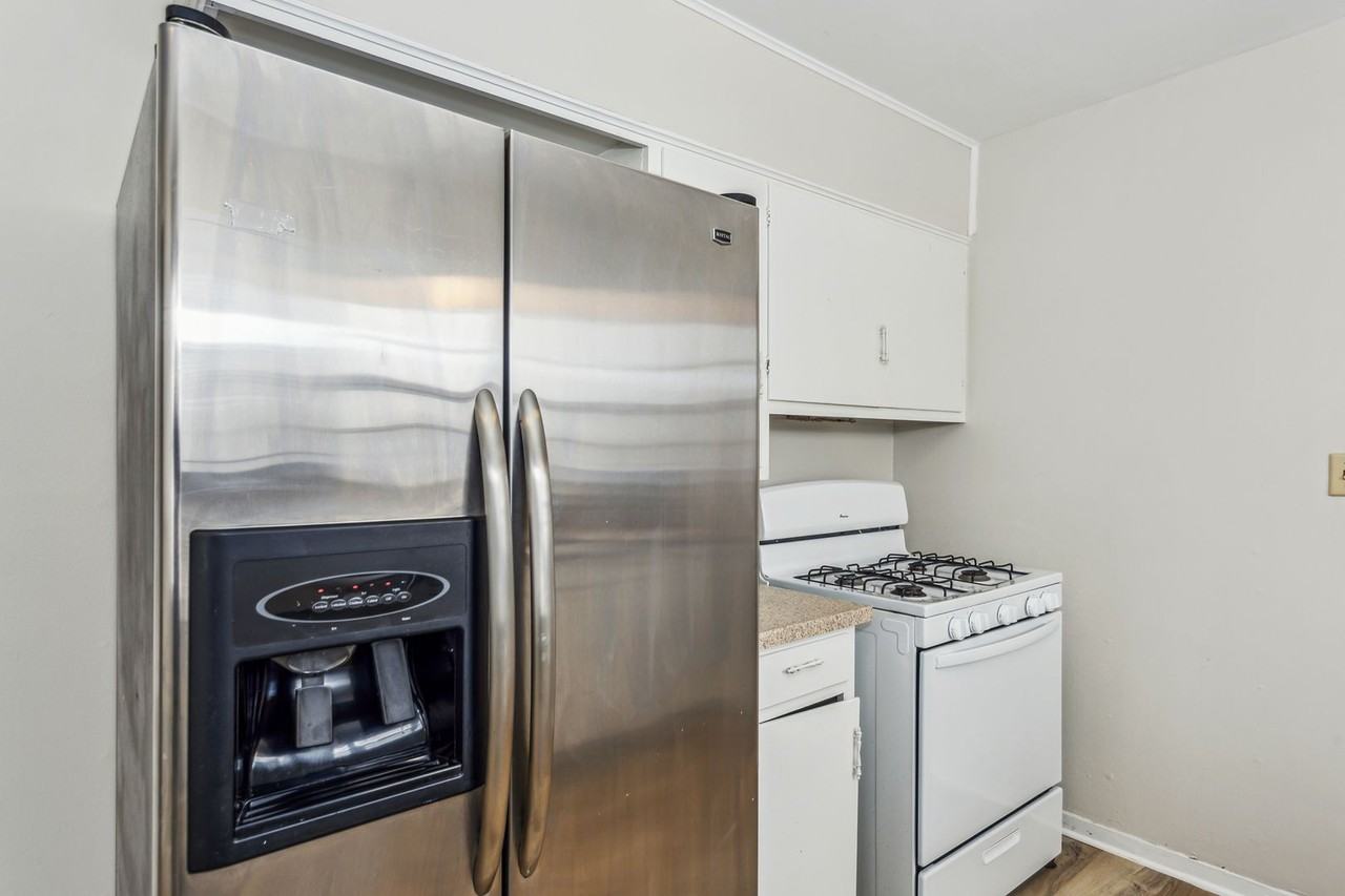 1733 N Holyoke Ave - Photo 7 of 14