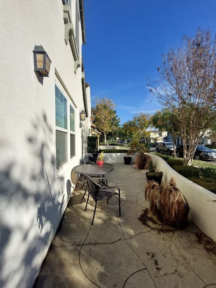 3939 E Bethany Way - Photo 2 of 36