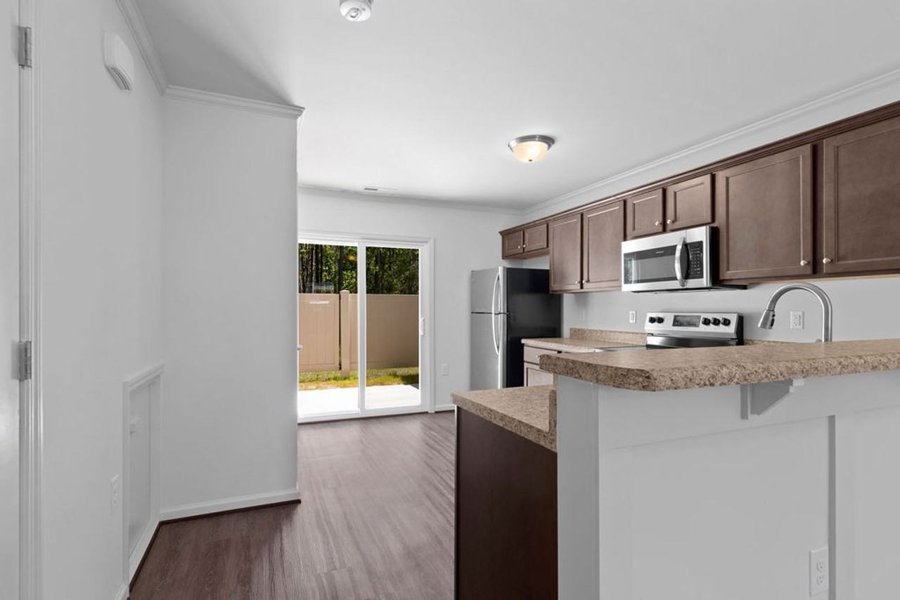 412 Sullivan Loop Rd - Photo 3 of 12