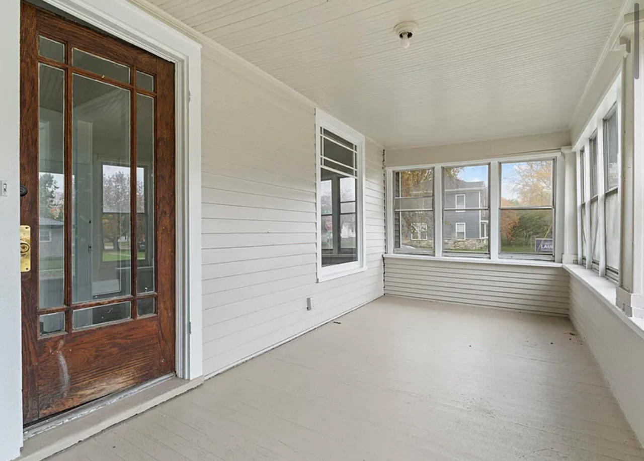 1103 State St - Photo 2 of 10