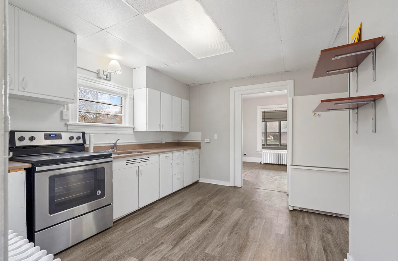 1103 State St - Photo 3 of 10