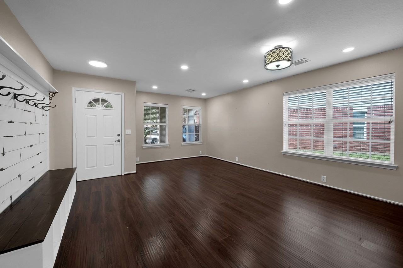 10339 Deer Br - Photo 2 of 26