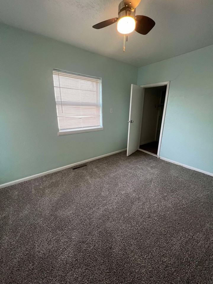 111 N Gray Ave - Photo 4 of 14