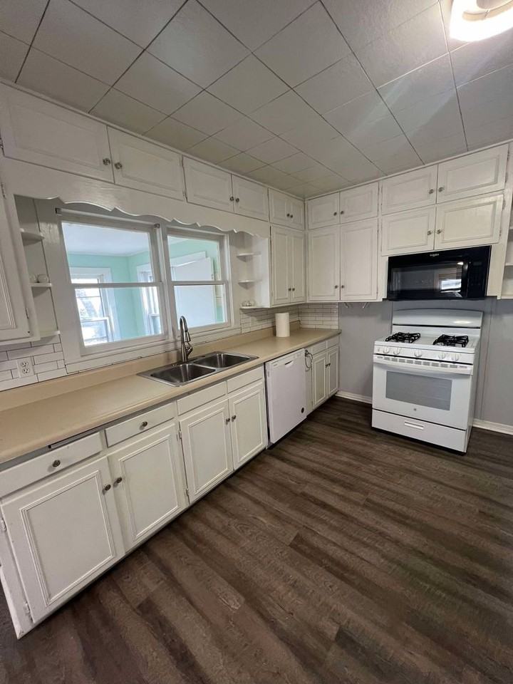 111 N Gray Ave - Photo 5 of 14