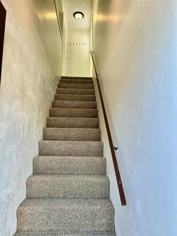 563 W 1st S - Photo 2 of 16