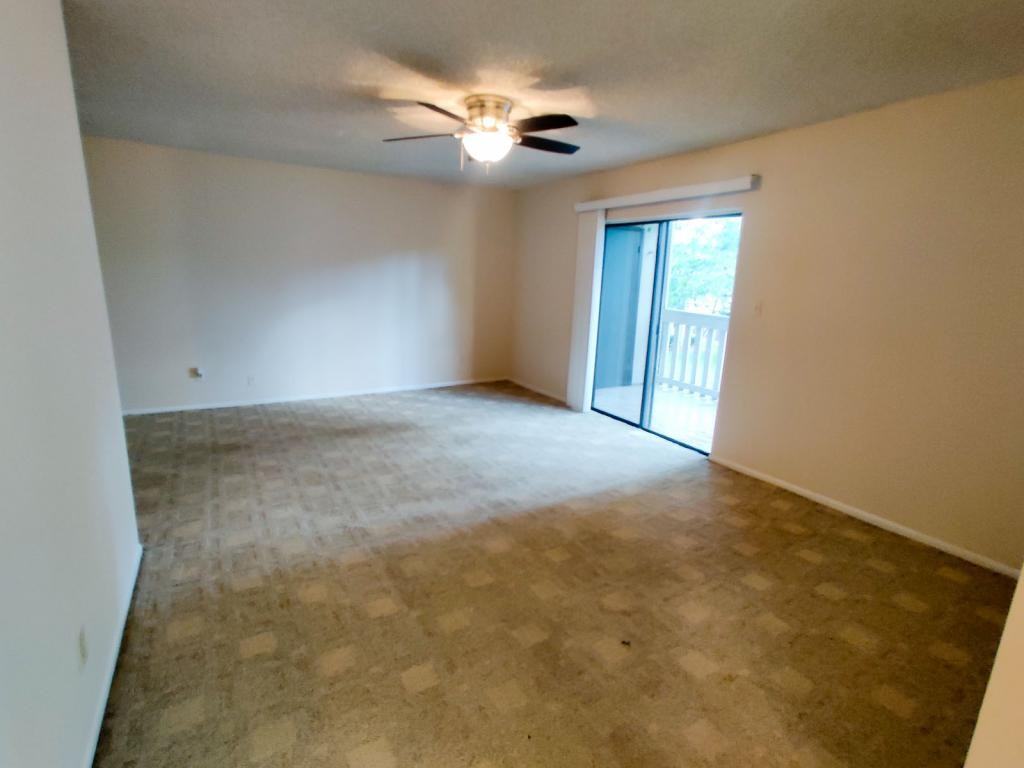 177 Springwood Cir Apt D - Photo 3 of 26