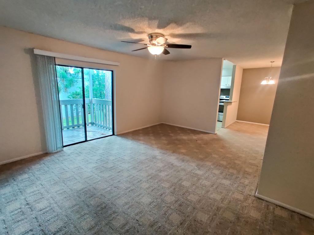 177 Springwood Cir Apt D - Photo 4 of 26