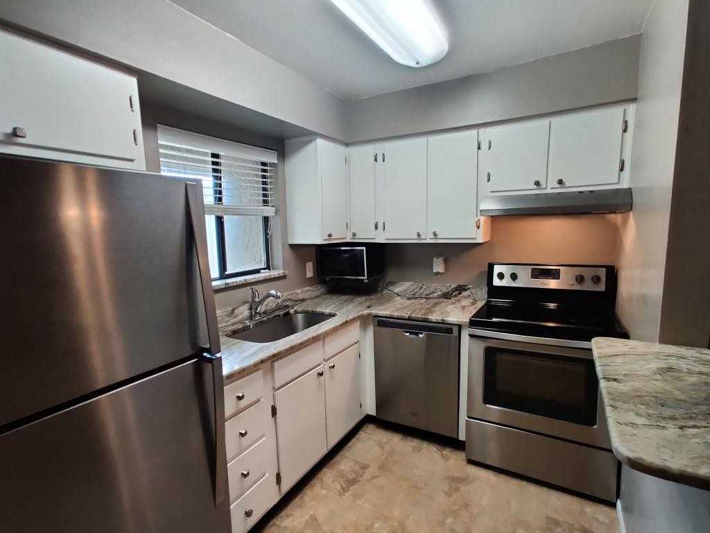 177 Springwood Cir Apt D - Photo 7 of 26