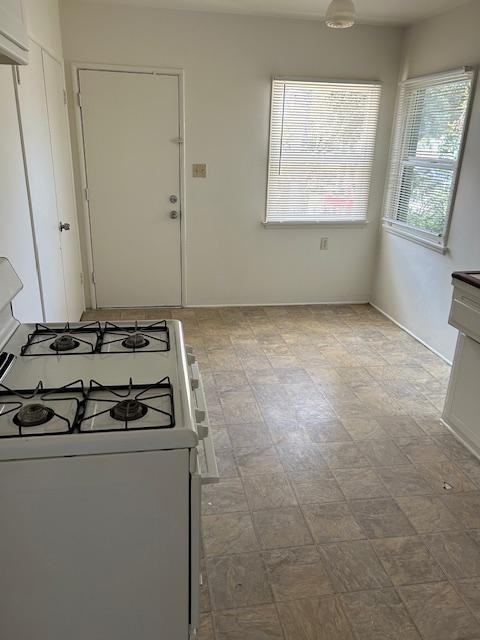 326 S Buena Vista St - Photo 5 of 9