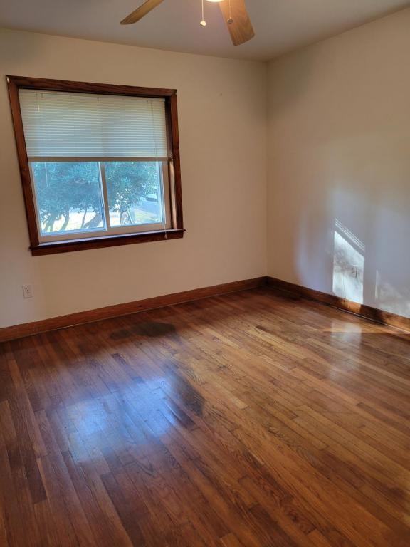 2074 Seabrook Ave Apt B - Photo 3 of 8